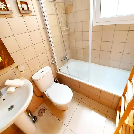 Small Apartment, Adeje House Wifi Free Hébergement de vacances