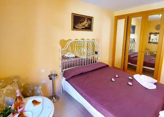 Будинок відпочинку Small Apartment, Adeje House Wifi Free Адехе