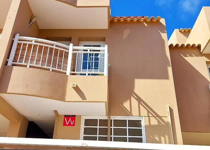 Small Apartment, Adeje House Wifi Free Будинок відпочинку *