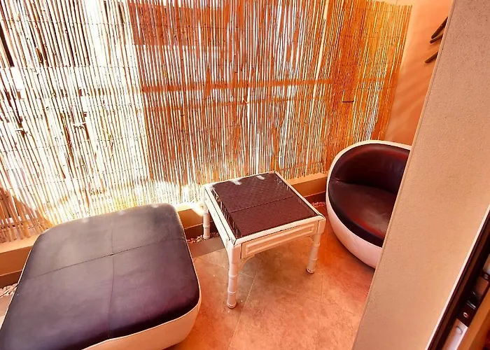 Small Apartment, Adeje House Wifi Free Будинок відпочинку